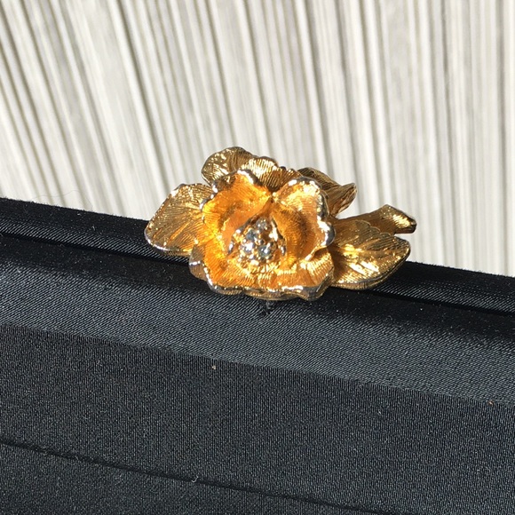 VINTAGE Black satin handbag w/ comb & mirror - Picture 3 of 9